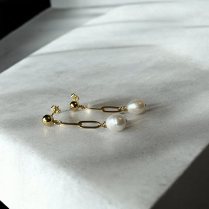 Stylish Paper Clip Pearl Earrings