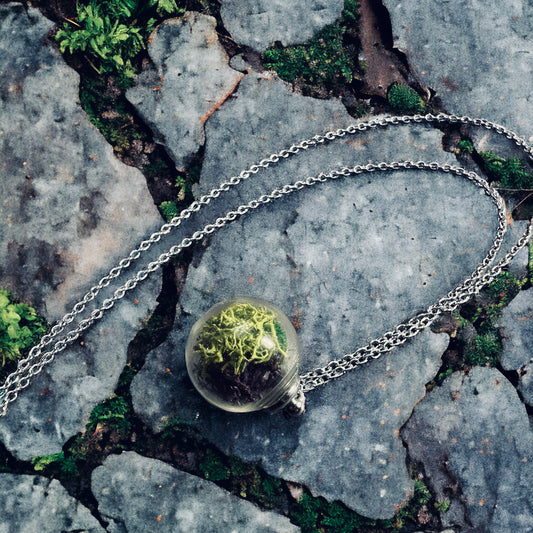 OVERCOME LIKE MOSS NECKLACE